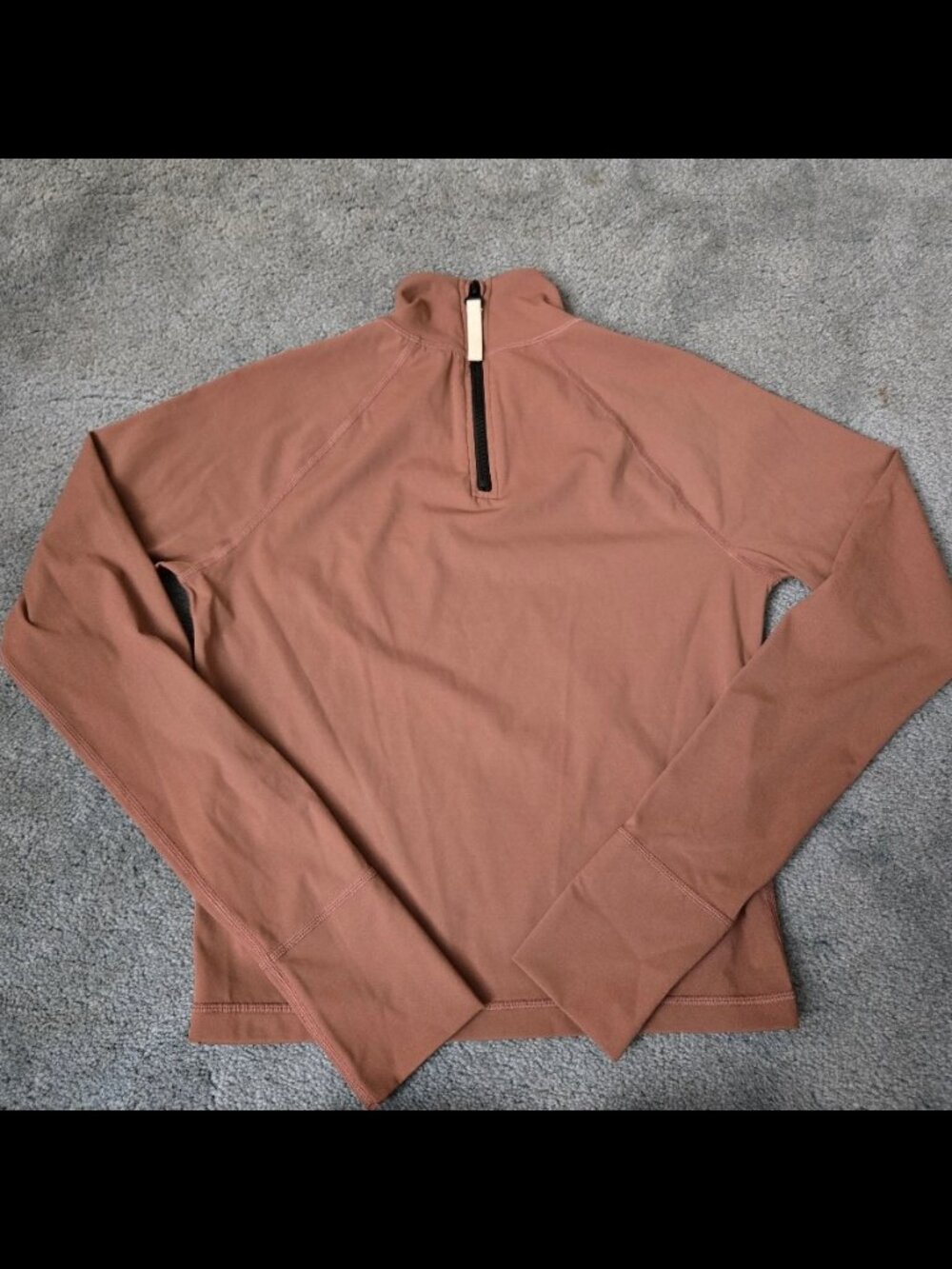 Vuori Women’s Mock Neck Long Sleeve Half Zip Top Size M Brown Athletic Pullover